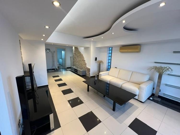 Apartament cu 4 camere decomandat în Unirii