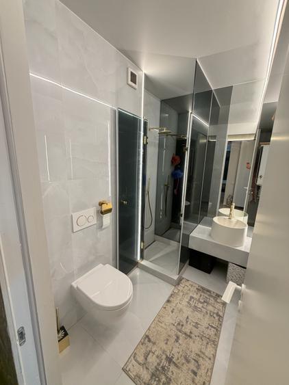Apartament cu 3 camere decomandat, mobilat în Central