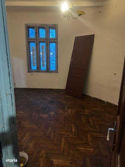 Apartament 3 camere 80,40 mp decomandat Vila veche tip bloc - 1