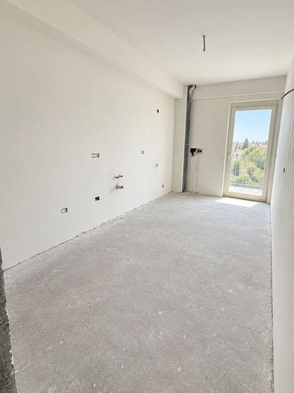 Apartament cu 3 camere decomandat în Soarelui