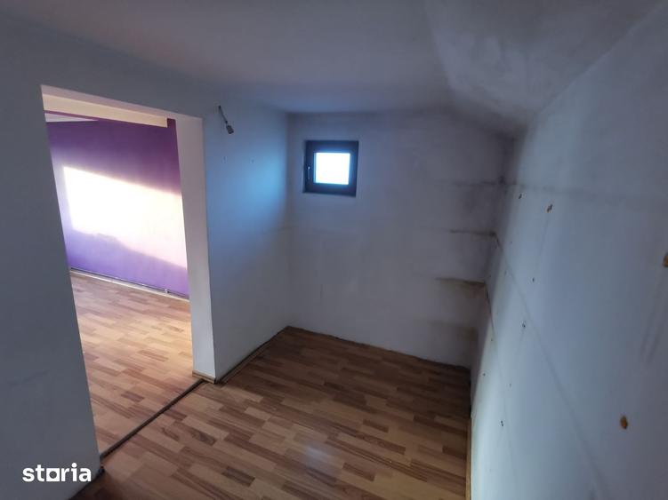 Casă cu 4 camere cu Teren 300 Mp în Sântandrei