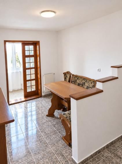 Apartament cu 3 camere semidecomandat în Ampoi 3