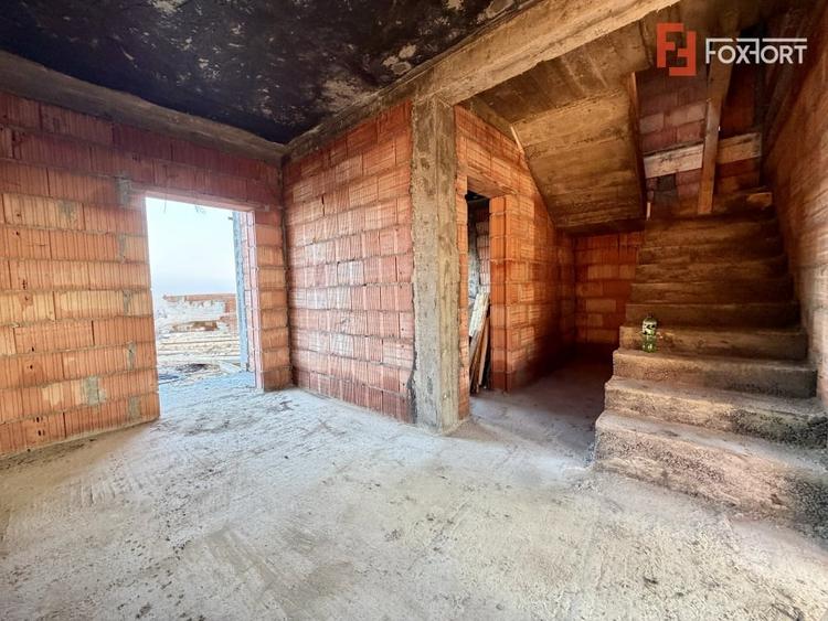 Duplex cu 4 camere cu Canalizare în Sânandrei