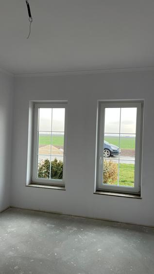 Duplex cu 4 camere cu Teren 400 Mp în Cornești