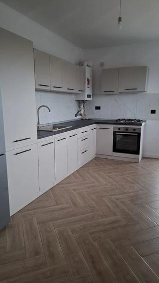 Casă cu 4 camere cu Teren 400 Mp în Central