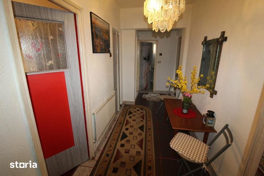 Apartament cu 2 camere decomandat în Central