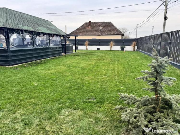 Casă cu 7 camere cu Teren 900 Mp în Hideaga