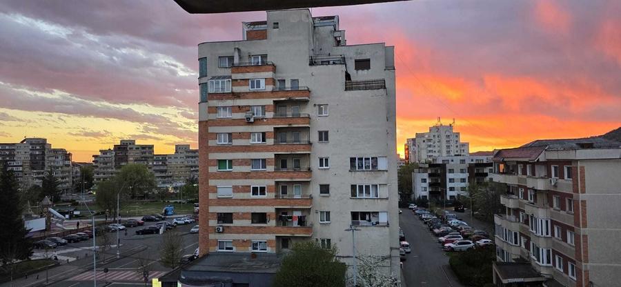 Apartament cu 3 camere decomandat în Ultracentral