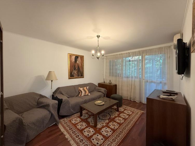Apartament cu 2 camere decomandat în Drumul Taberei