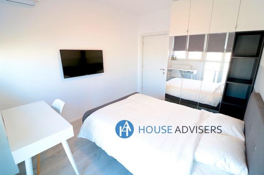 Apartament cu 3 camere, mobilat în Romană