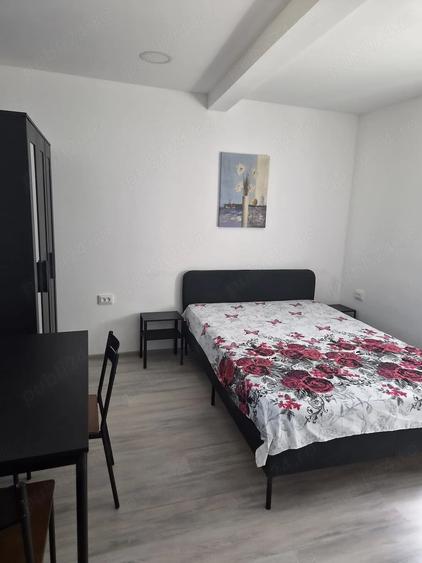 Garsonieră decomandată în Apărătorii Patriei