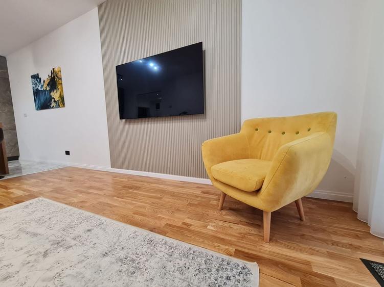 Apartament cu 3 camere decomandat în Arcul de Triumf