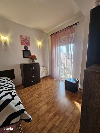 Apartament cu 4 camere decomandat în Aradului