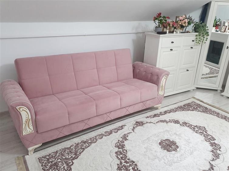 Apartament cu 3 camere decomandat, mobilat în Burdujeni