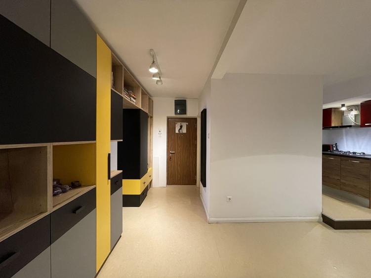 Apartament cu 3 camere decomandat, mobilat în Națiunile Unite