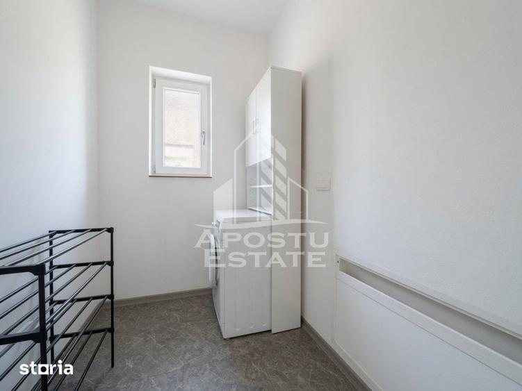 Casă cu 5 camere cu Teren 800 Mp în Pădureni