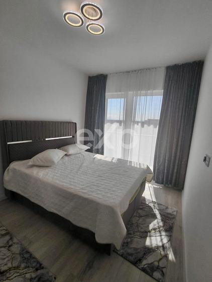 Apartament cu 2 camere decomandat în Tractorul
