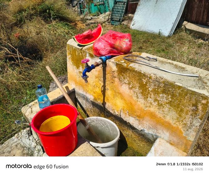 Casă cu 2 camere cu Teren 2300 Mp în Pietrele