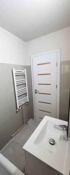 Apartament cu 2 camere decomandat, mobilat în Tractorul