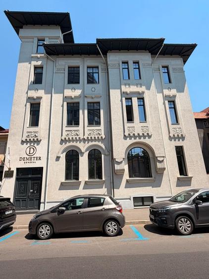 Birou, de 204 mp, în Romană