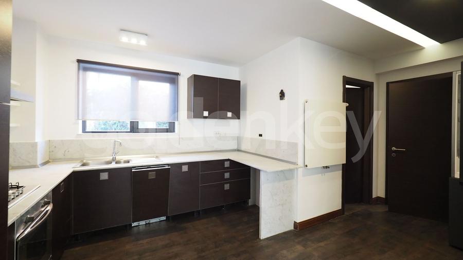 Duplex cu 5 camere cu Canalizare în Pipera