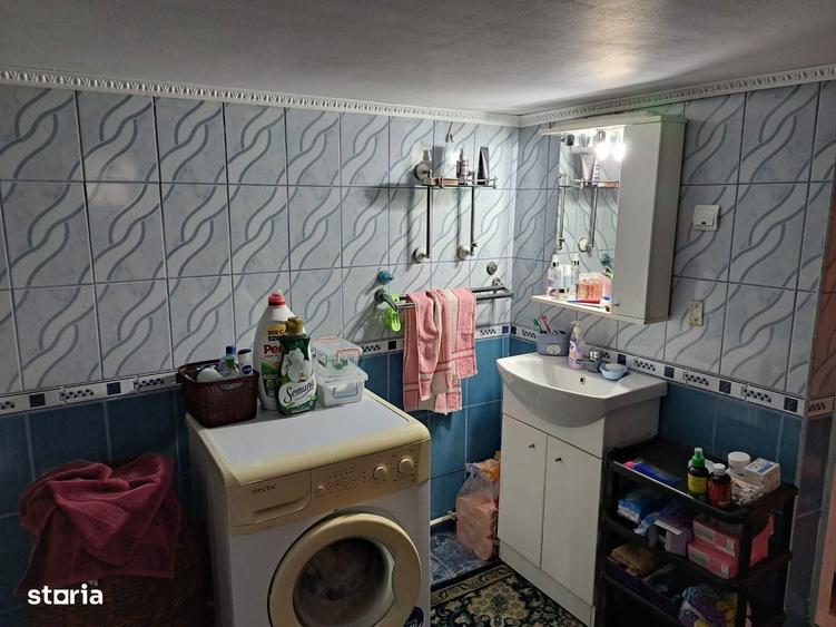 Casă cu 3 camere cu Teren 2272 Mp în Costești