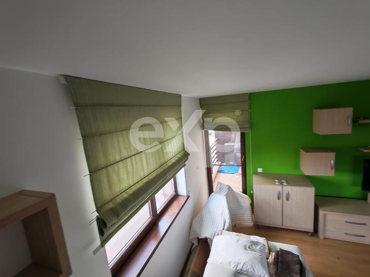Apartament cu 3 camere decomandat, mobilat în Tractorul