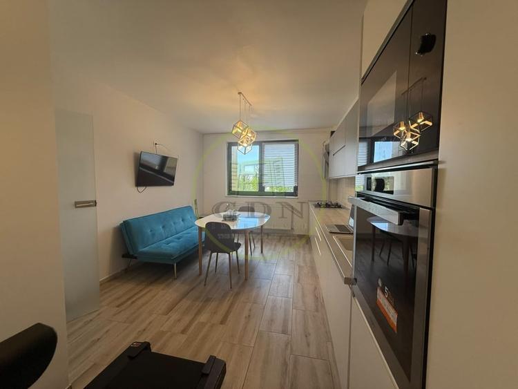 Apartament cu 3 camere decomandat, mobilat în Central