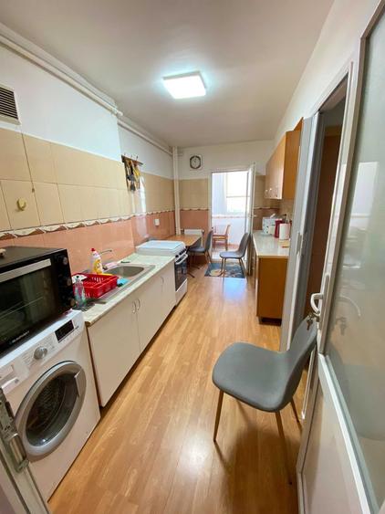 Apartament cu 3 camere decomandat în Dacia