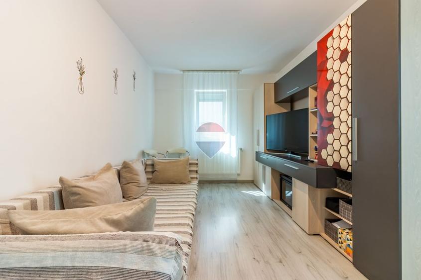 Apartament cu 2 camere decomandat, mobilat în Est