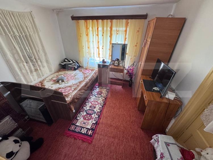 Casă individuală cu 5 camere cu Teren 2300 Mp în Exterior Sud
