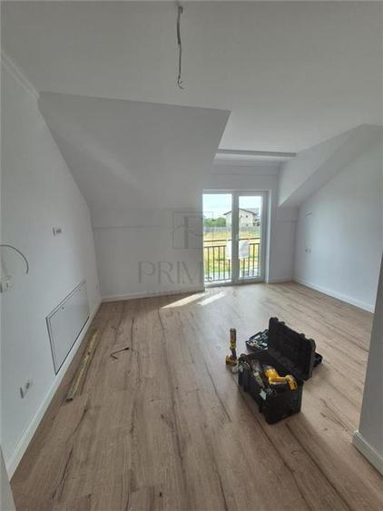 Duplex cu 4 camere cu Canalizare în Moșnița Nouă