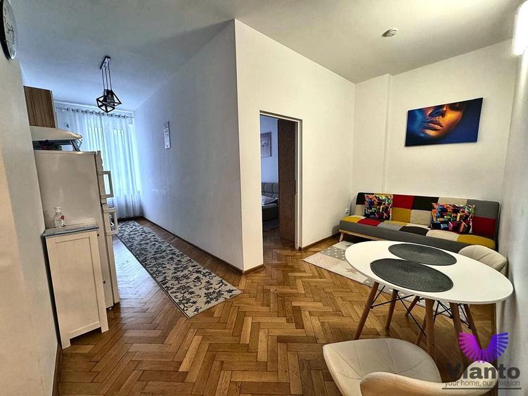 Apartament cu 4 camere, mobilat în Central