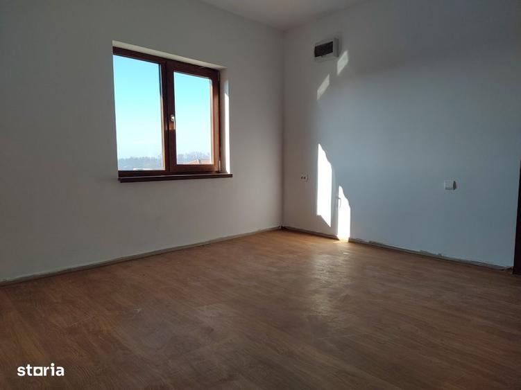 Casă cu 5 camere cu Teren 500 Mp în Mihail Kogălniceanu
