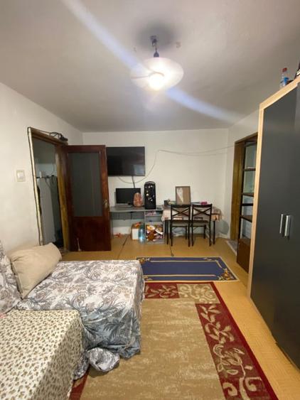 Apartament cu 3 camere semidecomandat în Viziru 1