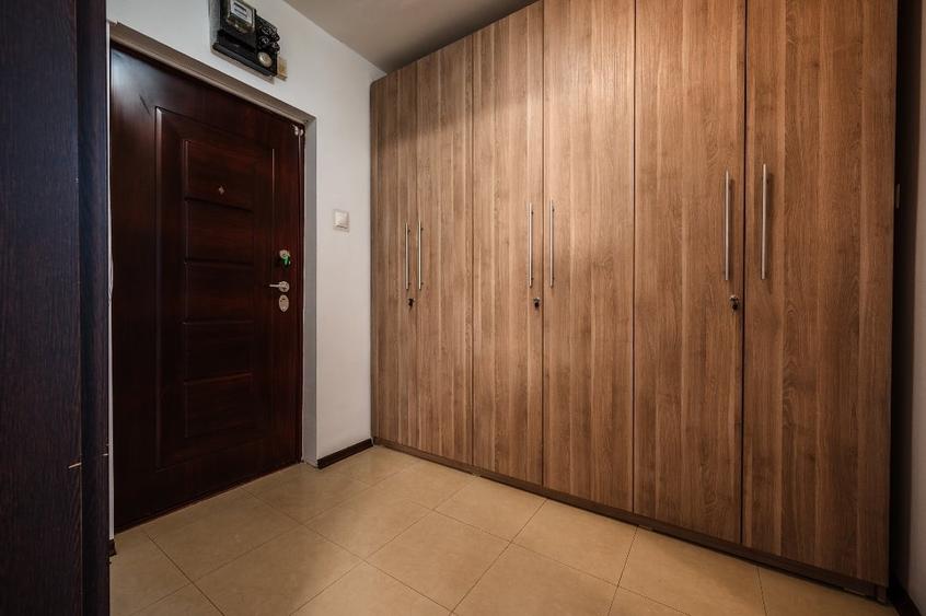 Apartament cu 3 camere semidecomandat în Central