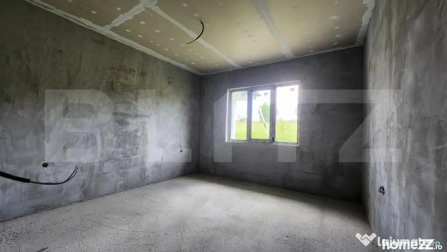Casă cu 4 camere cu Teren 500 Mp în Nazna