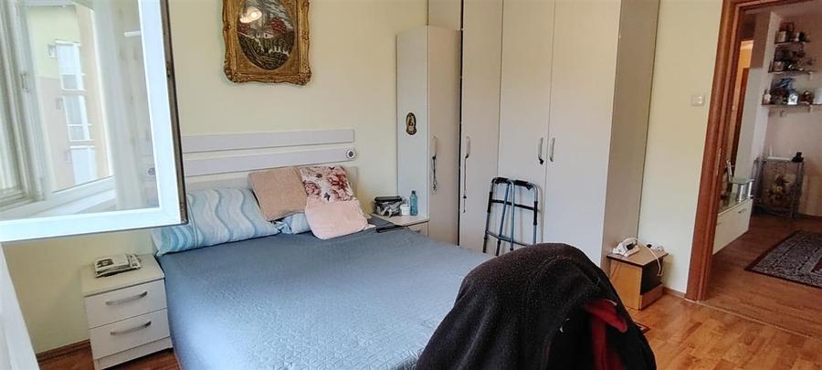 Apartament cu 3 camere semidecomandat în Nufărul