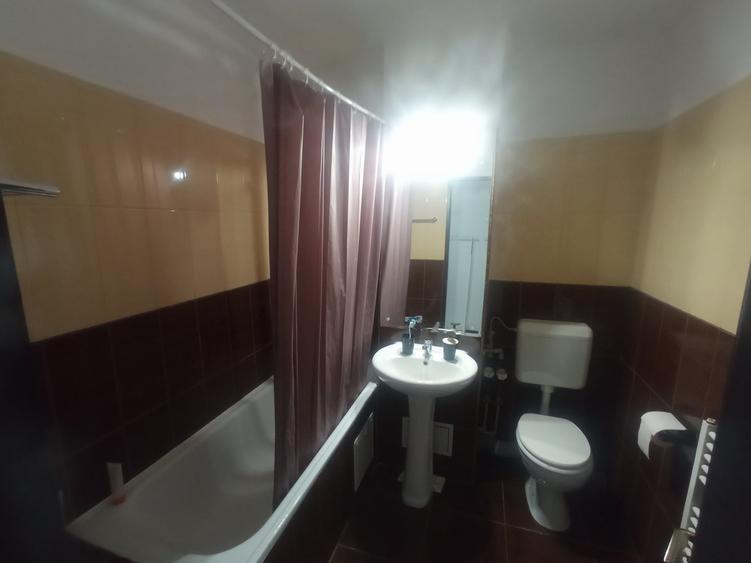 Apartament cu 2 camere decomandat în Rahova