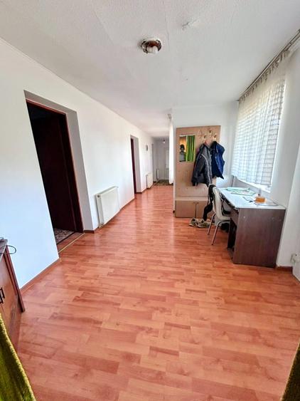 Casă individuală cu 5 camere cu Teren 1800 Mp în Chizătău