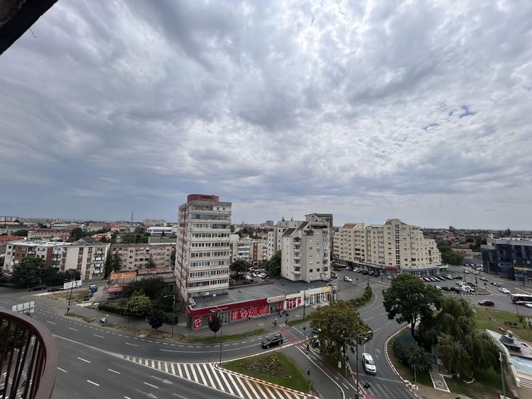 Apartament cu 2 camere decomandat, mobilat în Intim