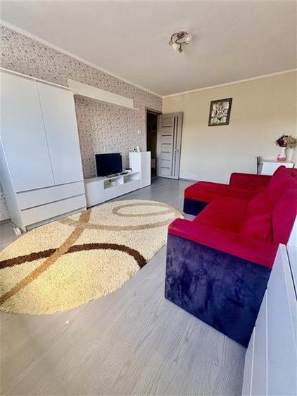 Apartament cu 2 camere decomandat, mobilat în Dacia