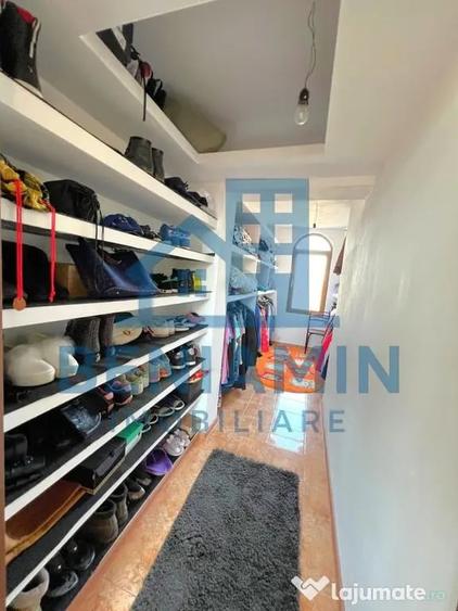 Casă cu 7 camere cu Teren 900 Mp în Popoveni