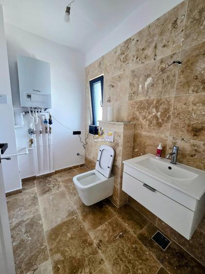 Casă cu 4 camere cu Teren 400 Mp în Exterior Vest