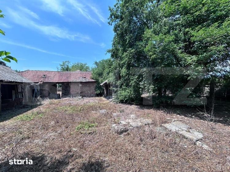 Casă cu 3 camere cu Teren 6869 Mp în Scoarța