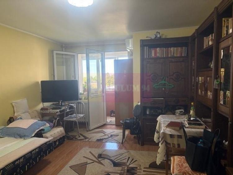 Garsonieră semidecomandată în Titan