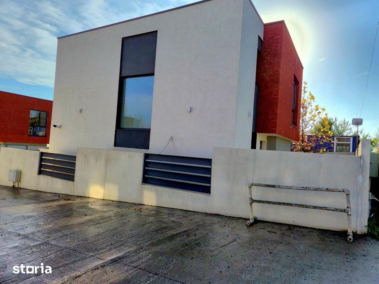 Casă cu 4 camere cu Teren 298 Mp în Central