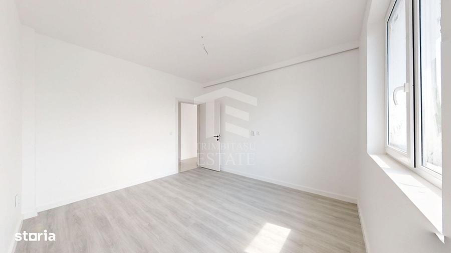 Casă cu 4 camere decomandat în Central