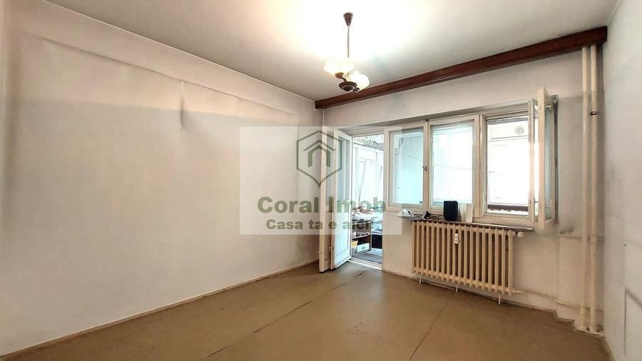 Apartament cu 3 camere semidecomandat în Doamna Ghica