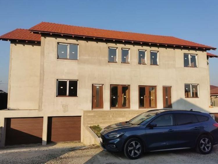 Casă individuală cu 6 camere cu Teren 400 Mp în Episcopia Bihorului